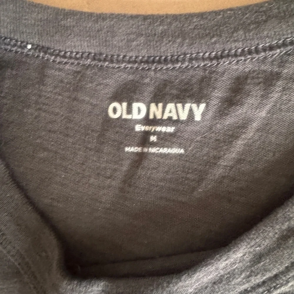 Old Navy Women's Desert Graphic T-Shirt – Size M - Picture 2 of 2